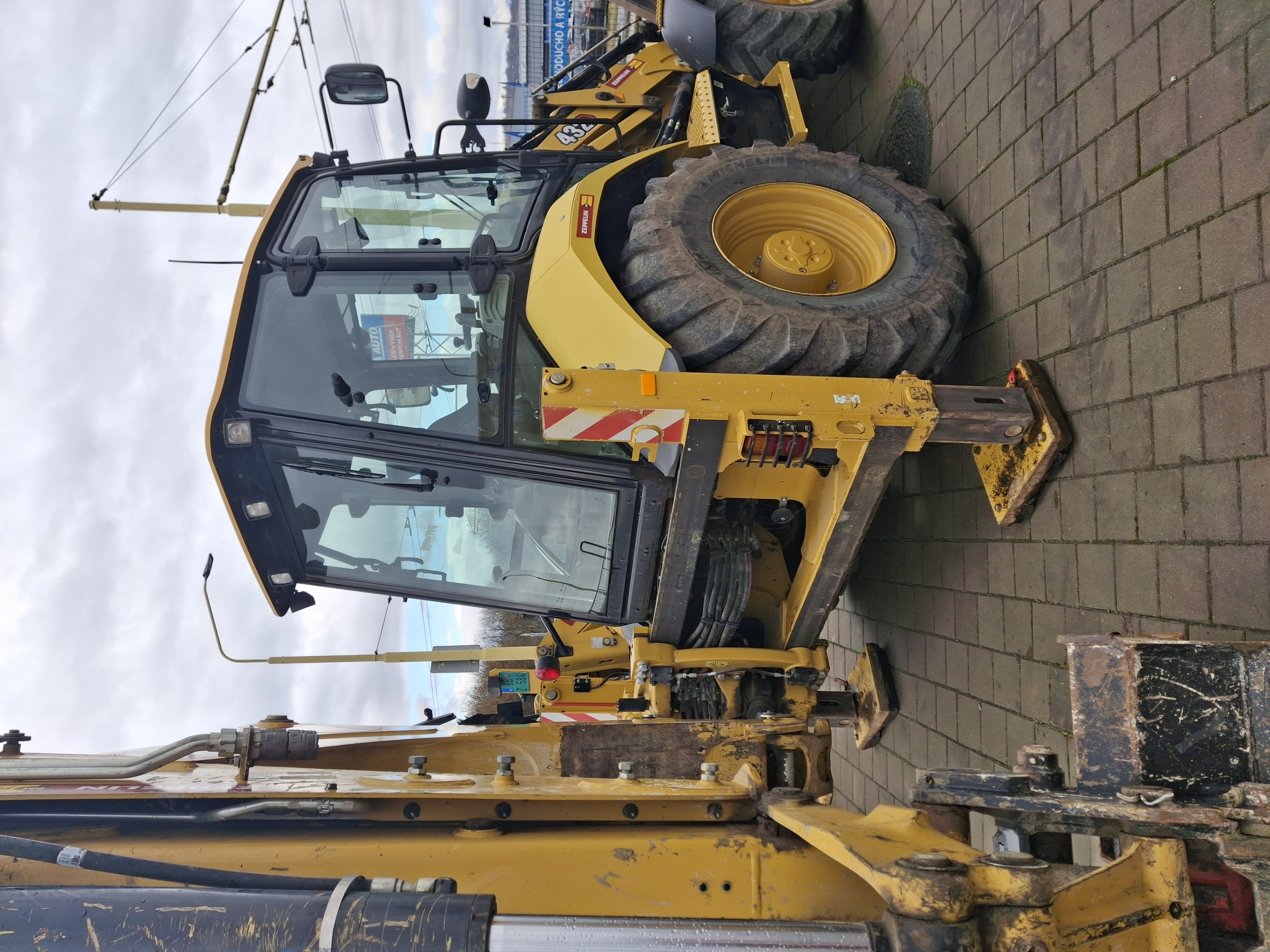 Rýpadlo-nakladač Cat 432 - použitý stroj XXX00000