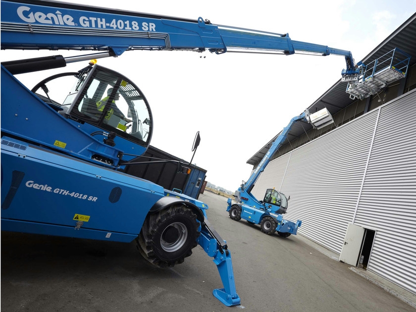 Otočný teleskopický manipulátor Genie GTH 4018R