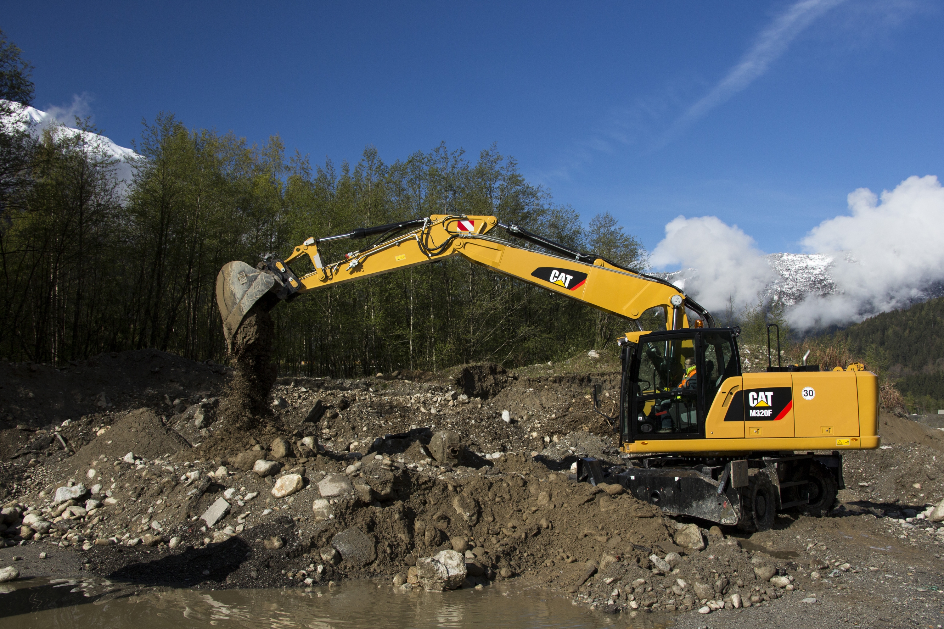 Kolesový bager Caterpillar M320F