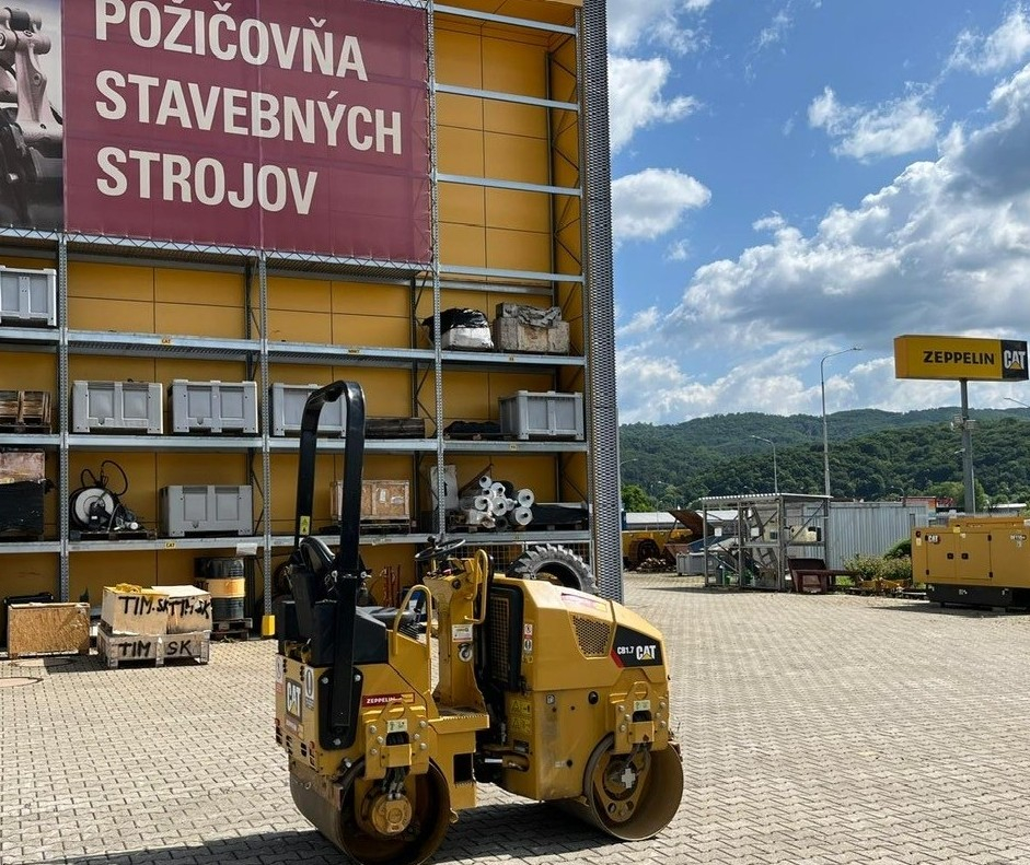 Živičný valec CAT® CB 1.7 - použitý stroj XXX00000 2