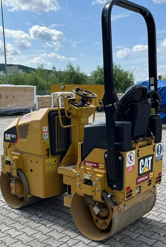 Živičný valec CAT® CB 1.7 - použitý stroj XXX00000 3