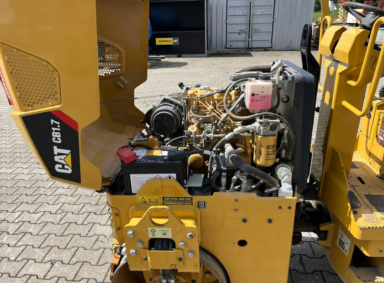 Živičný valec CAT® CB 1.7 - použitý stroj XXX00000 4