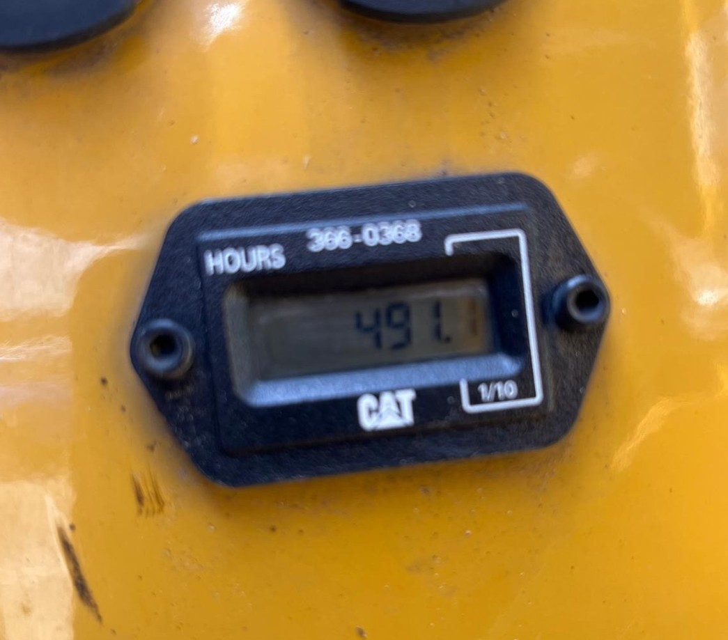 Živičný valec CAT® CB 1.7 - použitý stroj XXX00000 7
