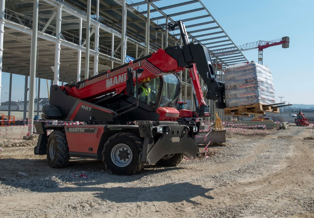 Rotačný teleskopický manipulátor Manitou MRT 1845 Vision 3
